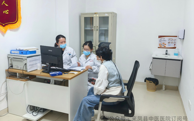 【专家坐诊】11月5日恩施州妇产科专家李玲教授来我院坐诊啦！