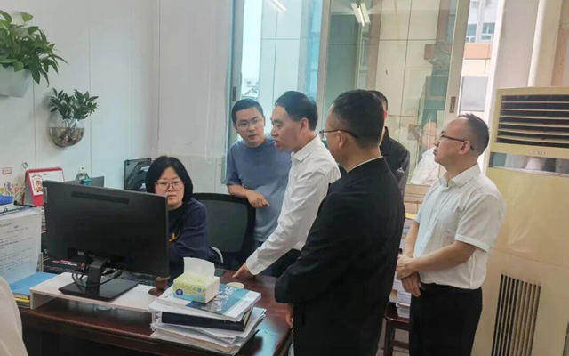 聚焦民生实事 提升服务质效 | 恩施州卫健委党组成员、副主任尹宁来院调研